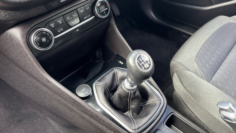 Ford Fiesta 1.0 EcoBoost Titanium 5dr Petrol Hatchback